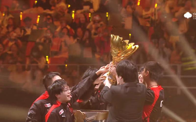 m0NESY ：当我陷入挣扎时，NiKo帮了我很多